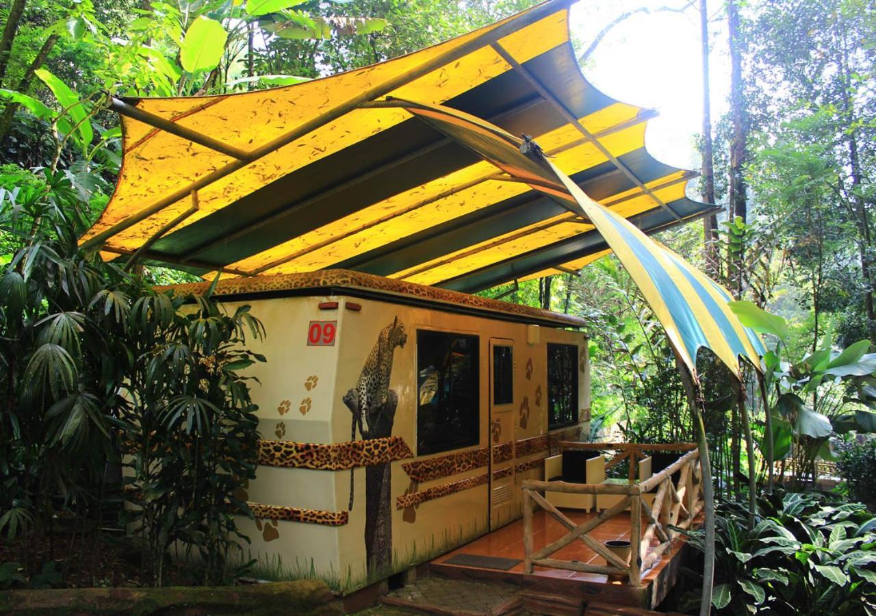 Safari Resort Puncak Exteriér fotografie