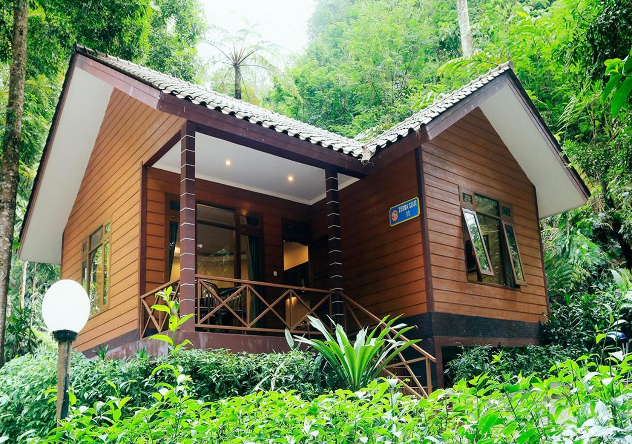 Safari Resort Puncak Exteriér fotografie