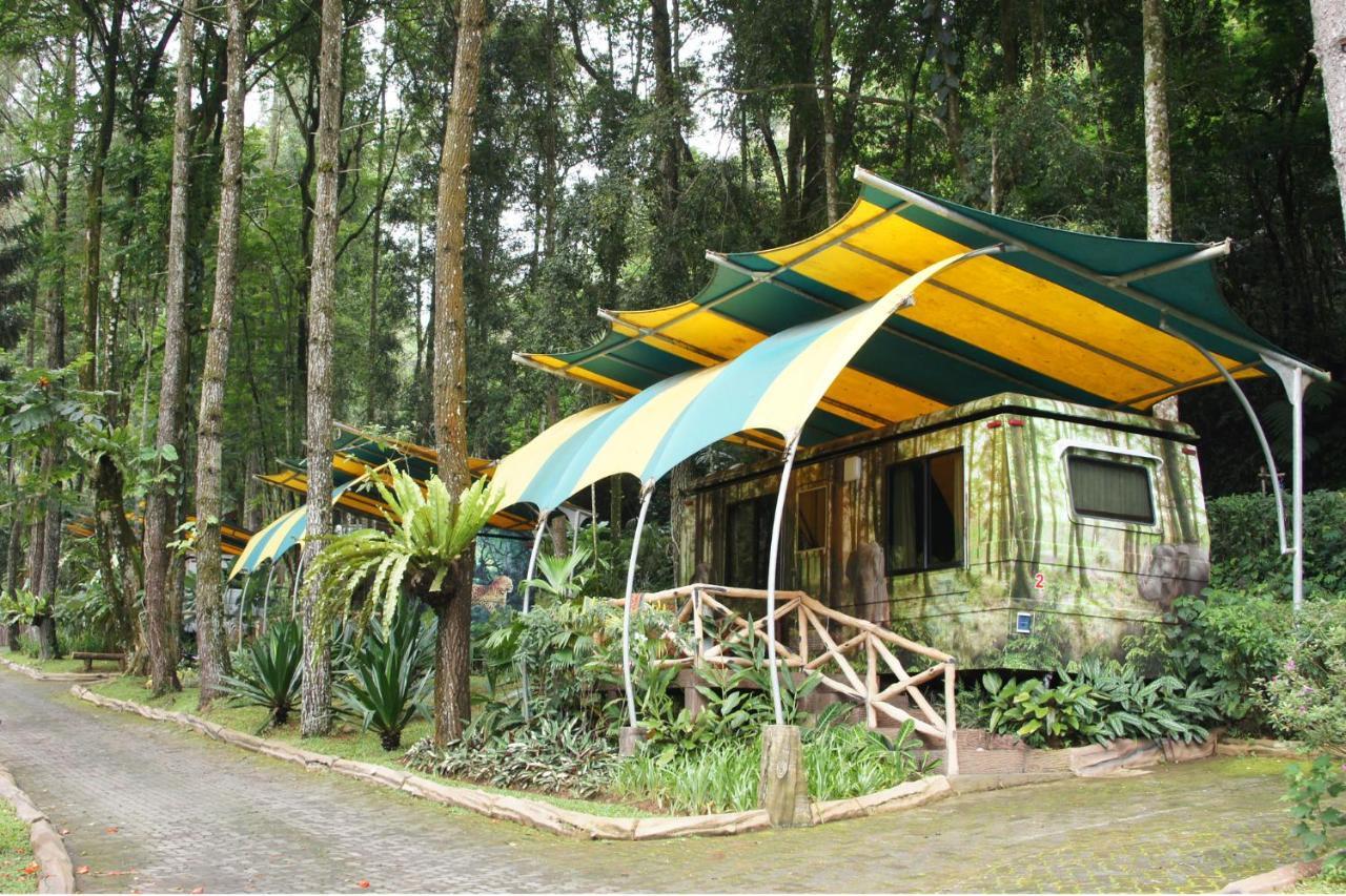 Safari Resort Puncak Exteriér fotografie